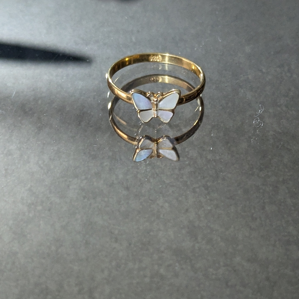 Gold Butterfly Ring NWOT